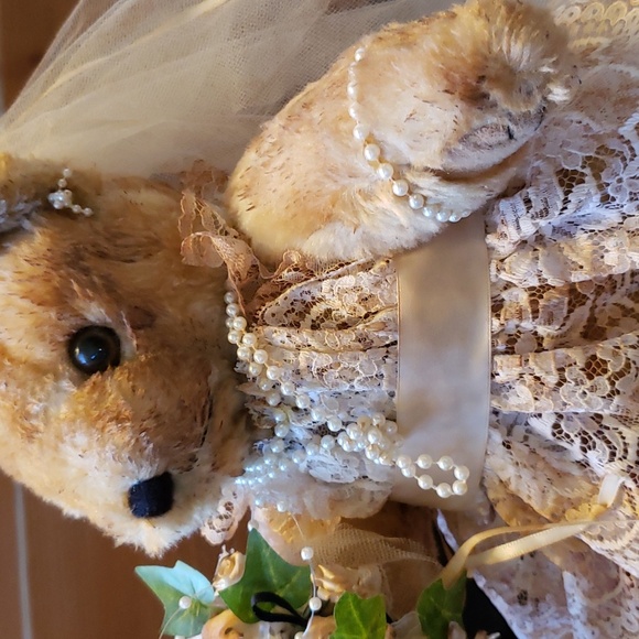 Bride and Groom Tea Bears - Picture 7 of 9